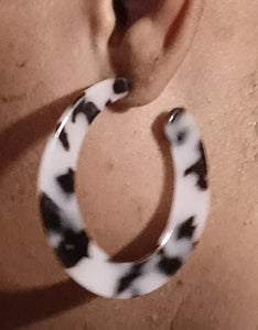 Black and white acrylic hoop earrings Kargo Fresh