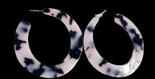 Load image into Gallery viewer, Black and white acrylic hoop earrings Kargo Fresh
