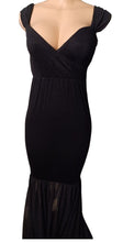 Load image into Gallery viewer, Blck dress with long chiffon train Small Kargo Fresh
