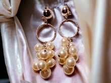Load image into Gallery viewer, Chunky Abstract Faux Pearl Dangle Earrings Kargo Fresh
