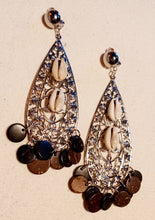 Load image into Gallery viewer, Chunky Boho Cluster Clip On Earrings Kargo Fresh
