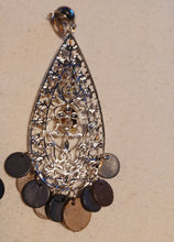 Load image into Gallery viewer, Chunky Boho Cluster Clip On Earrings Kargo Fresh
