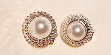 Load image into Gallery viewer, Chunky Clip on Cluster  Stud Earrings Kargo Fresh
