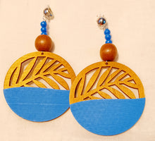 Load image into Gallery viewer, Chunky Handmade Wooden Clip Earrings Kargo Fresh
