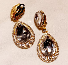 Load image into Gallery viewer, Chunky Rhinestone Clip On Earrings Kargo Fresh
