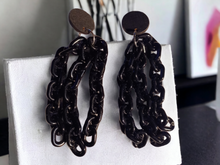 Load image into Gallery viewer, Chunky acrylic chain and wood earrings Kargo Fresh
