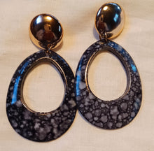 Load image into Gallery viewer, Chunky acrylic clip on hoop earrings Kargo Fresh
