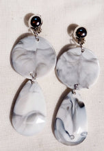 Load image into Gallery viewer, Chunky acrylic dangle clip on earrings Kargo Fresh
