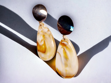 Load image into Gallery viewer, Chunky acrylic dangle earrings Kargo Fresh
