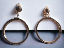 Load image into Gallery viewer, Classic Metal clip on hoops Kargo Fresh
