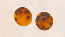 Load image into Gallery viewer, Classic Tortoise Acrylic Circle Stud Earrings Kargo Fresh
