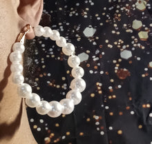 Load image into Gallery viewer, Classic faux pearl hoop earrings Kargo Fresh
