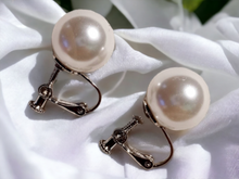 Load image into Gallery viewer, Classic screw back clip on faux pearl earrings Kargo Fresh
