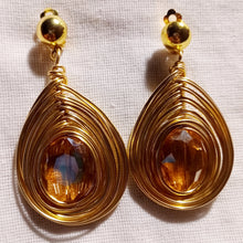 Load image into Gallery viewer, Clip On gold Metal Wire and crystal Earrings Kargo Fresh
