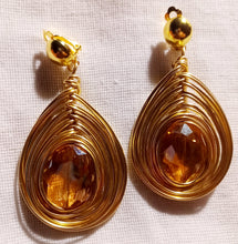 Load image into Gallery viewer, Clip On gold Metal Wire and crystal Earrings Kargo Fresh
