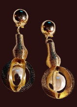 Load image into Gallery viewer, Clip on Chunky Abstract Faux Pearl Dangle Earrings Kargo Fresh
