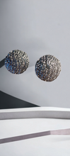 Load image into Gallery viewer, Clip on Cluster Stud Earrings Kargo Fresh
