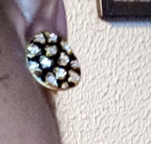 Load image into Gallery viewer, Clip on Cluster  Stud Earrings Kargo Fresh

