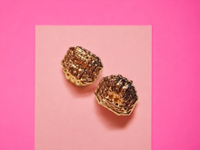 Load image into Gallery viewer, Clip on Cluster  Stud Earrings Kargo Fresh

