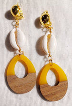 Load image into Gallery viewer, Clip on  Handmade Cowrie Shell Cluster Earrings Kargo Fresh
