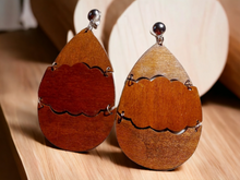 Load image into Gallery viewer, Clip on Natural Wood Accordion Earrings Kargo Fresh
