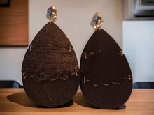 Load image into Gallery viewer, Clip on Natural Wood Accordion Earrings Kargo Fresh
