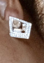 Load image into Gallery viewer, Clip on Stud Earrings Kargo Fresh
