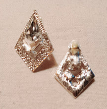 Load image into Gallery viewer, Clip on Stud Earrings Kargo Fresh
