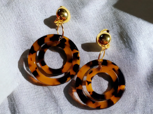 Clip on Tortoise Lucite Earrings Kargo Fresh