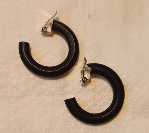 Clip on Wooden Hoop Earrings black Kargo Fresh
