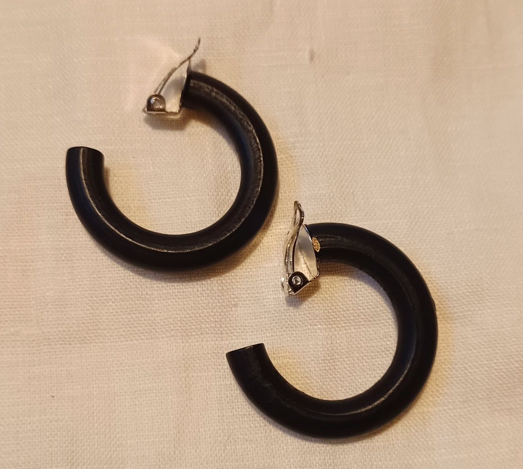 Clip on Wooden Hoop Earrings black Kargo Fresh