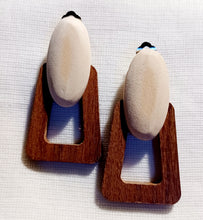 Load image into Gallery viewer, Clip on minimalist hoop earrings Kargo Fresh
