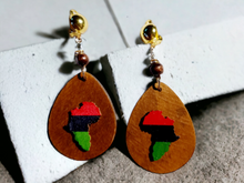 Load image into Gallery viewer, Clip on rbg africa wooden earrings Kargo Fresh
