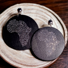 Load image into Gallery viewer, Clip on rhinestone and wood africa wooden earrings Kargo Fresh
