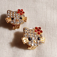 Load image into Gallery viewer, Clip on rhinestone stud earrings Kargo Fresh
