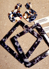 Load image into Gallery viewer, Confetti Lucite Square Bangles and Earrings Set Kargo Fresh
