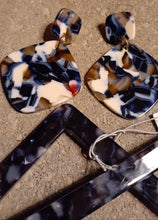 Load image into Gallery viewer, Confetti Lucite Square Bangles and Earrings Set Kargo Fresh
