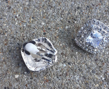Load image into Gallery viewer, Crystal Stud Clip On Earrings small Kargo Fresh
