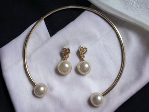 Custom faux pearl clip on earrings and necklace set Kargo Fresh