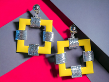 Load image into Gallery viewer, Enameled metal square clip on earrings Kargo Fresh
