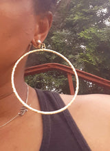 Load image into Gallery viewer, Extra Large gold metal Multi Hoop Clip On Earrings Kargo Fresh
