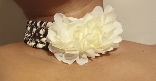 Extra large Flower and Chain Choker Necklace Kargo Fresh