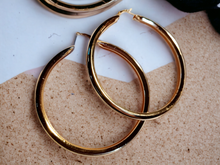 Load image into Gallery viewer, Extra large gold hoops 4 inch Kargo Fresh
