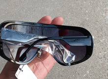 Load image into Gallery viewer, Extra large single lens futurism Sunglasses Unisex Kargo Fresh
