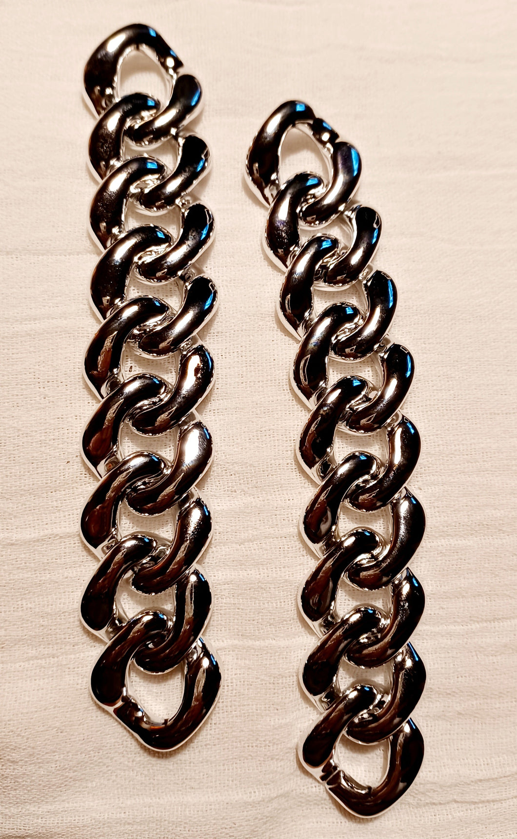 Extra long acrylic chain clip on earrings silver Kargo Fresh