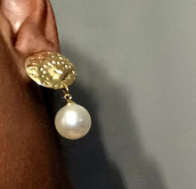 Load image into Gallery viewer, Faux pearl multi strand necklace and clip on earrings set Kargo Fresh
