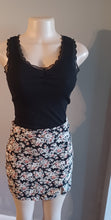 Load image into Gallery viewer, Floral mini skirt set new small Kargo Fresh
