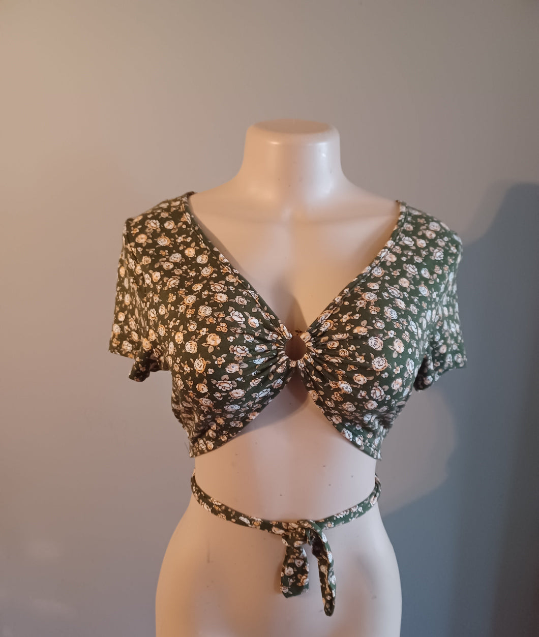 Floral wrap around crop top new L Kargo Fresh