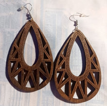 Load image into Gallery viewer, Geometric wooden hoop earrings Kargo Fresh
