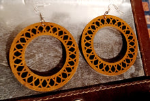 Load image into Gallery viewer, Geometric wooden hoops Kargo Fresh
